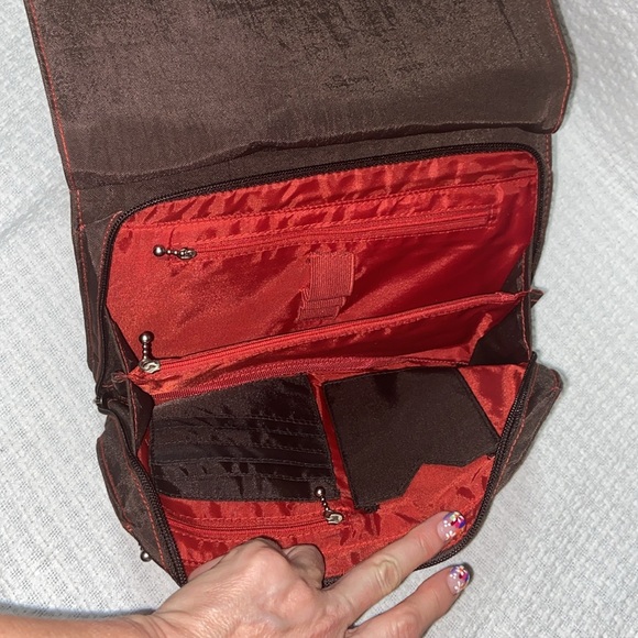 Like new Baggalini Messenger Jetsetter slim Crossbody - Picture 12 of 16